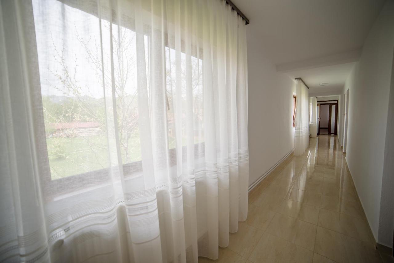 Angela Hotel Polovragi Ngoại thất bức ảnh